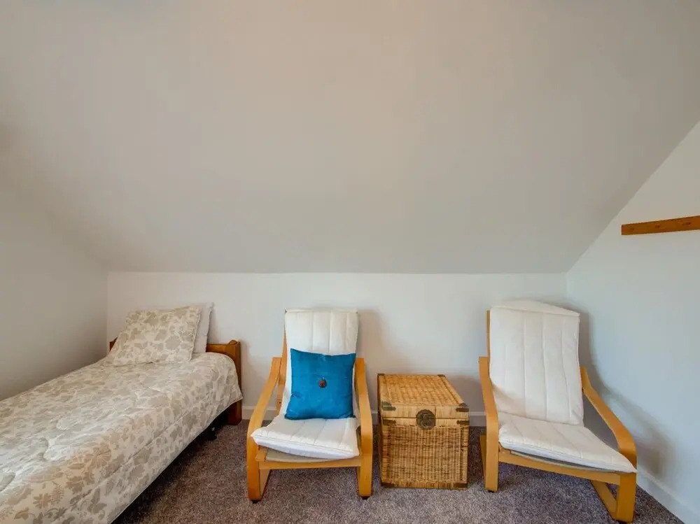 Spacious Family-Friendly House Near the Beach