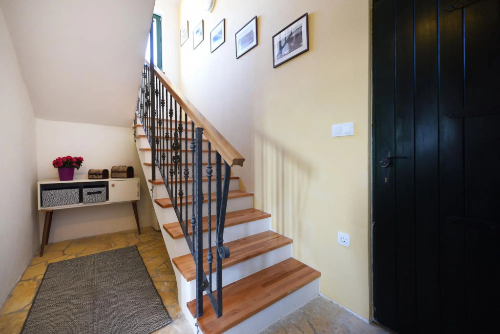 Villa Noa in Zadar with 3 bedrooms and 2 bathrooms