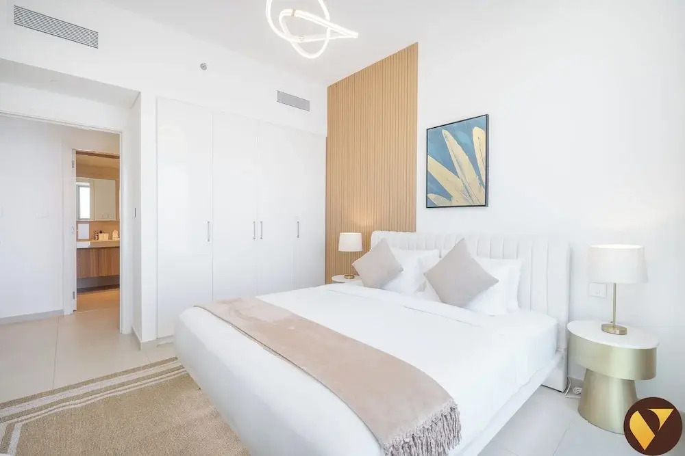 Private Room in Luxury Burj Vista Apartment Downtown with Burj Khalifa View