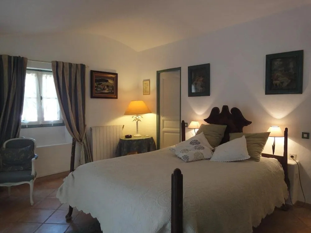 L'Amandari - Provence holidays - Chambres d'hôtes avec jardin, piscine, jacuzzi, climatisation