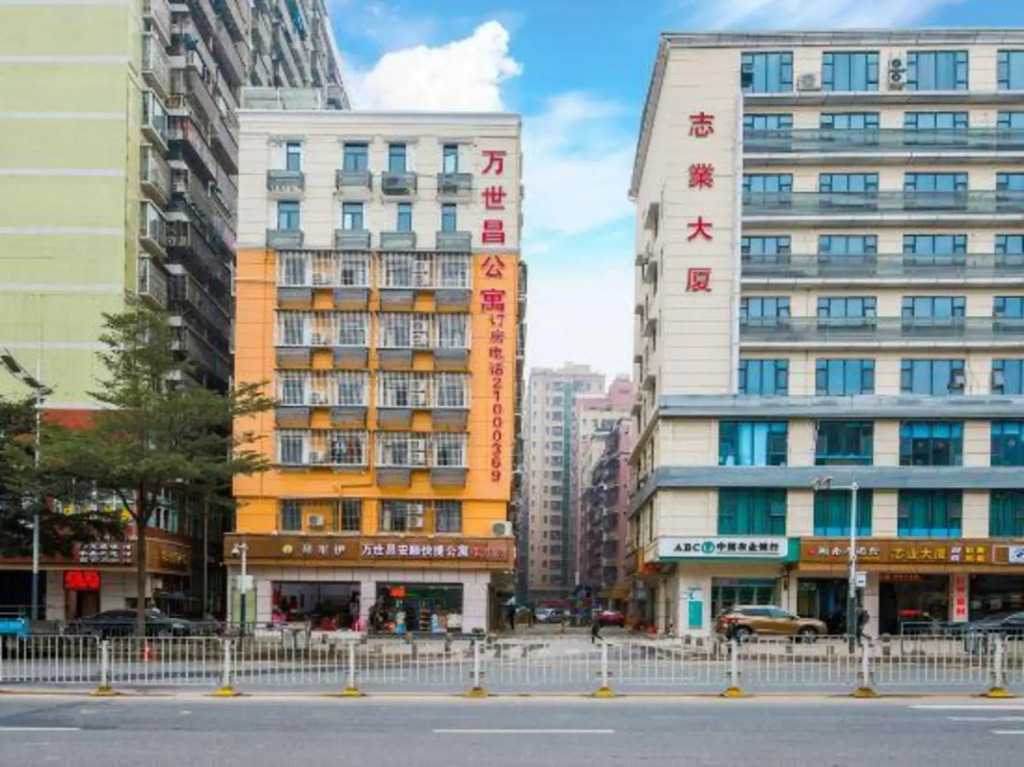 Wanshi Chang Anshun Express Apartment (Shenzhen North Railway Station)