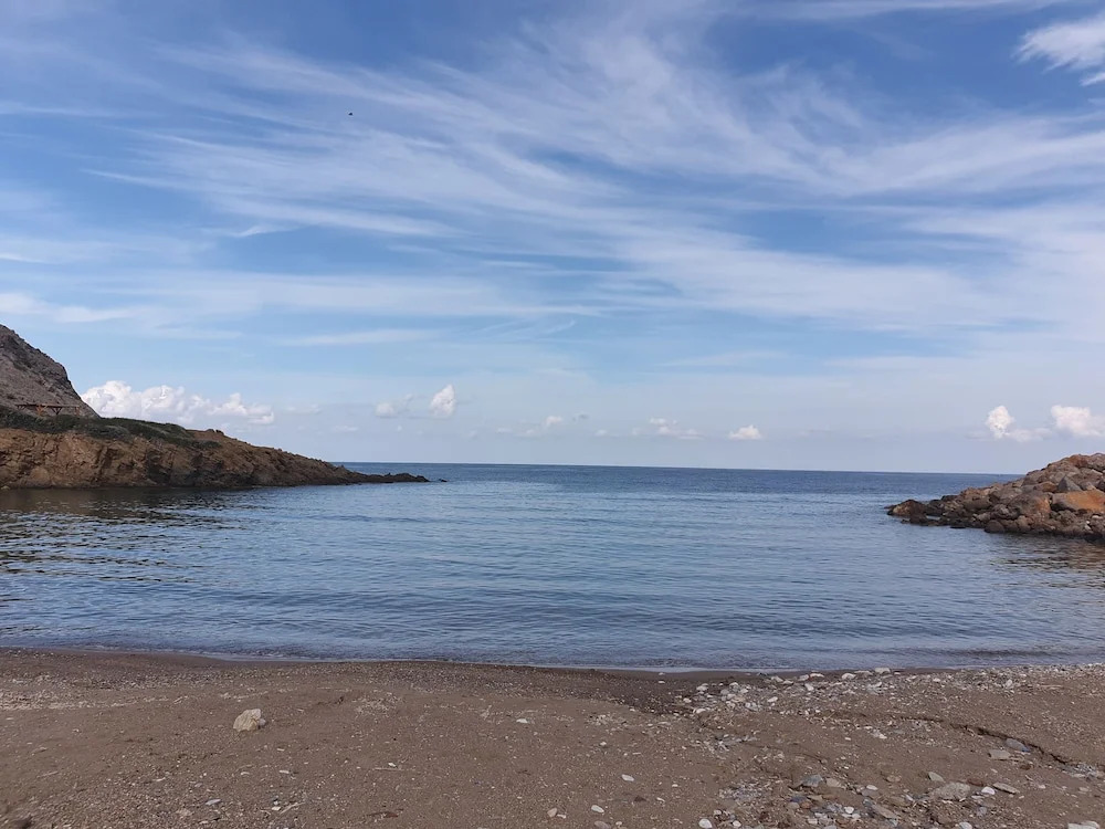 Peaceful And Very Relaxing Suite Near Crete Sea View, Shared Pool, air Condition