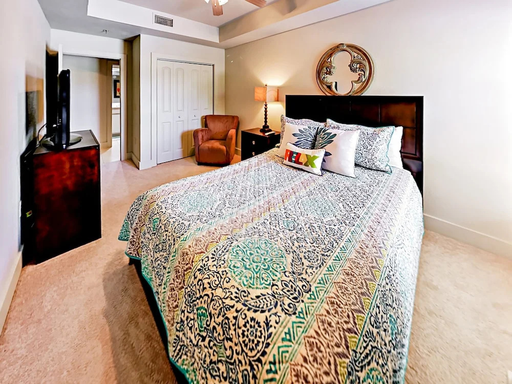 20050 Oak Road E Condo Unit 1003 3 Bedrooms 2 Bathrooms Condo