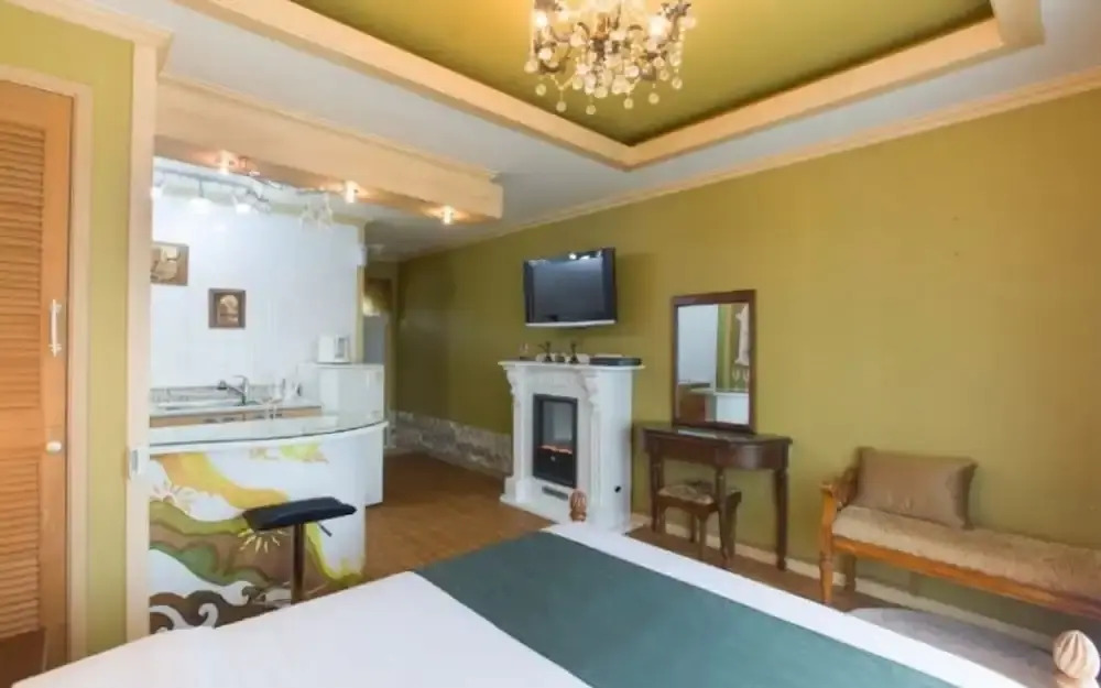 Taean Sun-lit Ocean Pension