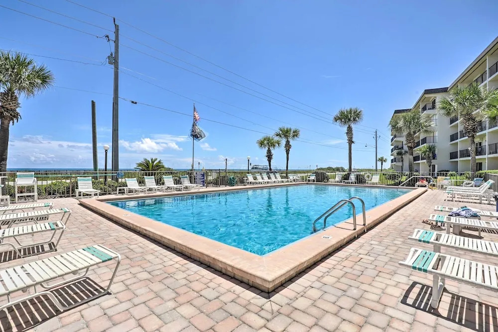 Ormond Beach Condo w/ Balcony & Views