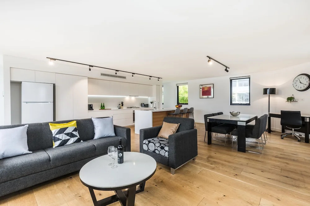 Sydney Townhouse with Parking and Deck