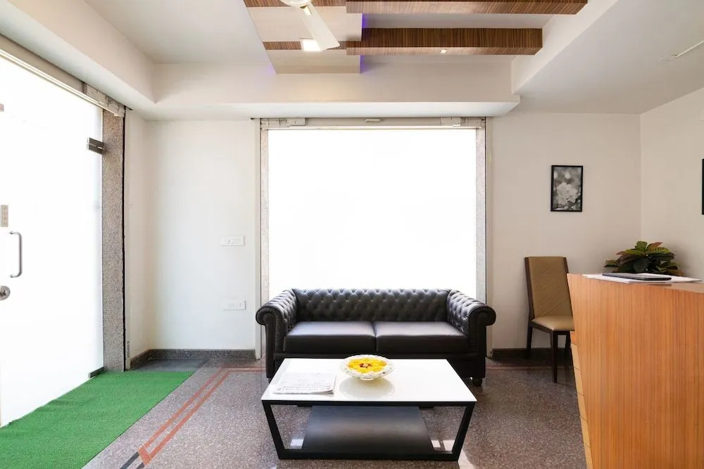 OYO 4428 Central Platinum Suites