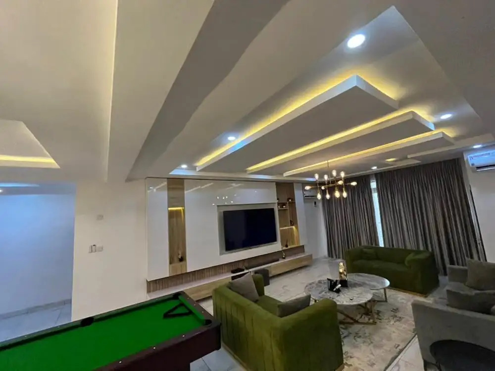 Lovely 3-bed With a Pool Next to Four Point