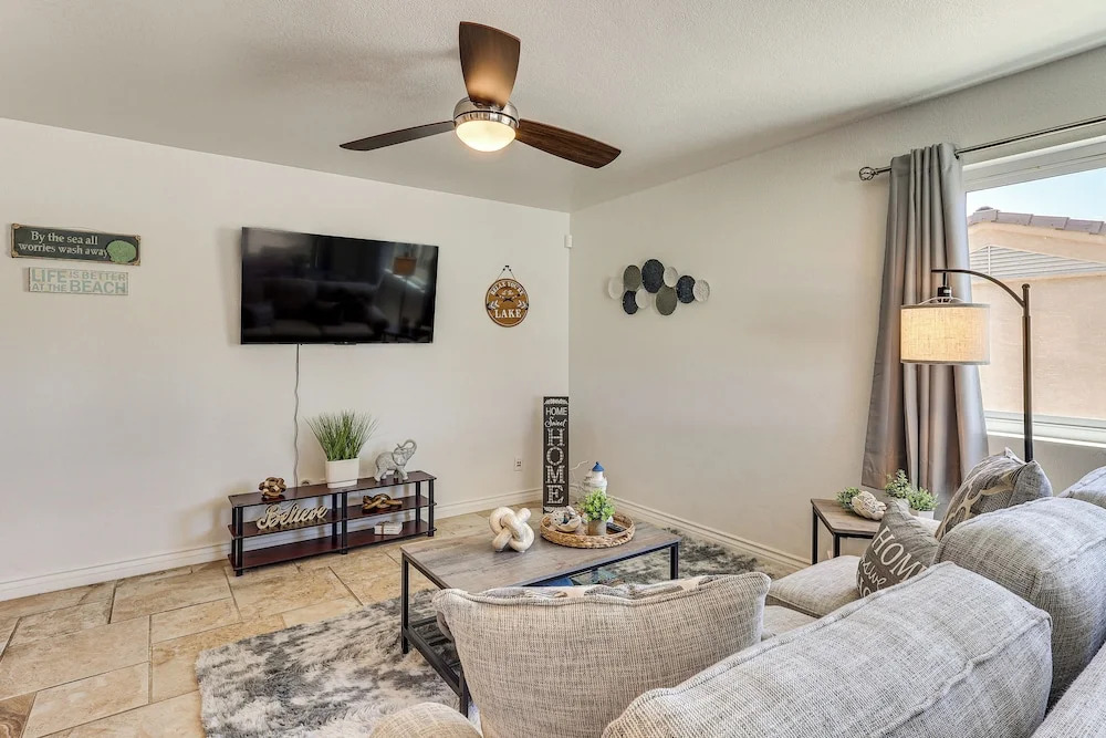 Desert Retreat Near Lake Havasu w/ Backyard Oasis