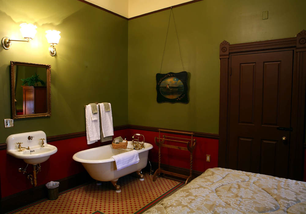 Martin & Mason Hotel