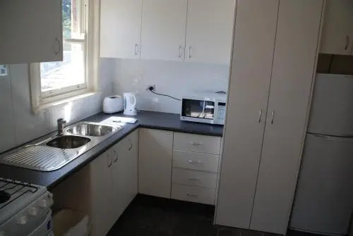 Accommodation Sydney Rockdale - 2 Bdr Pet Friendly Budget Apartment