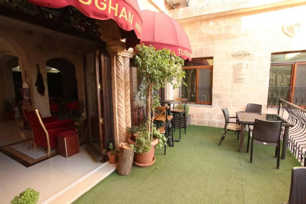 Tuğhan Hotel