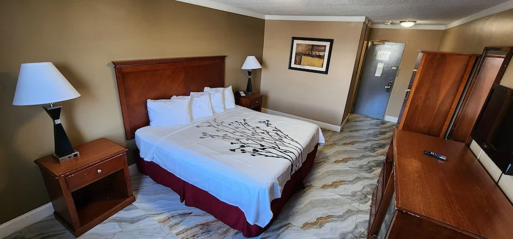 Отель Элмвуд-Парка Townhouse Inn & Suites