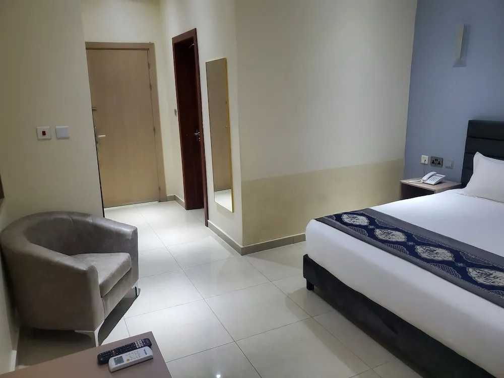 Lagoon Beach Hotel