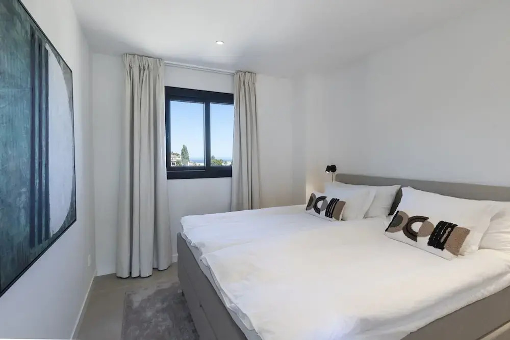 Luxury Apartment With Terrace in Higueron