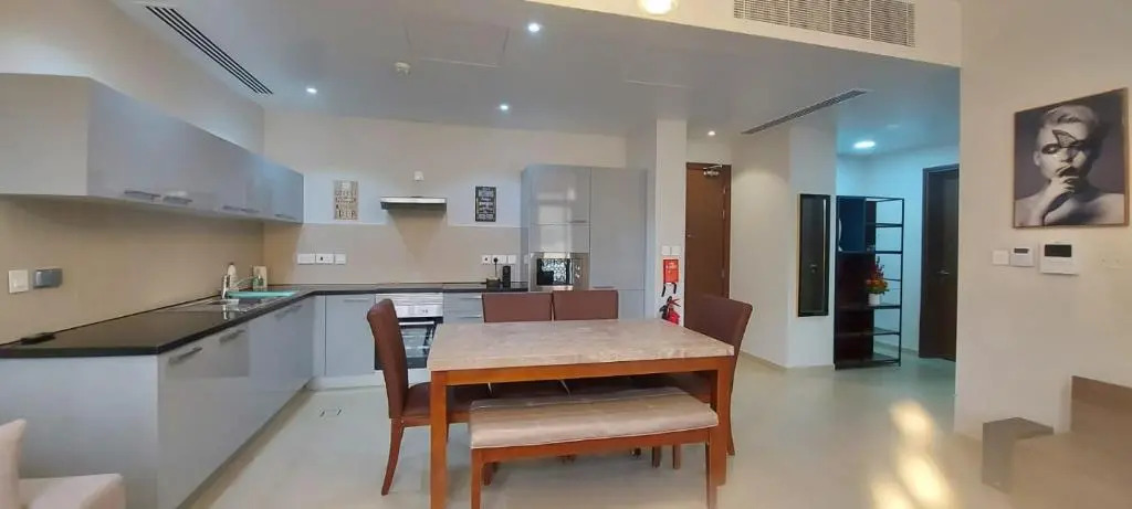 ONE Elegant Apartment in Muscat Bay 02