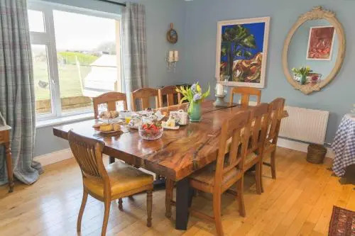 Fiuise Bed  Breakfast