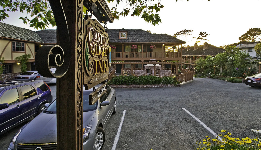 Candle Light Inn