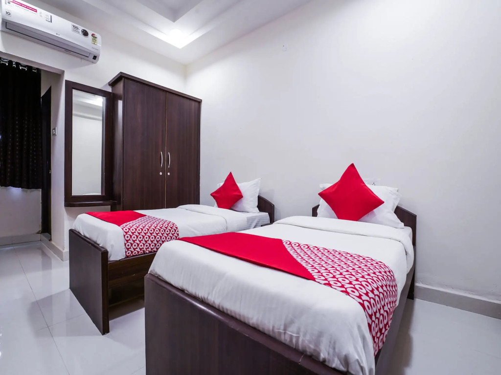 OYO 13163 Jaswitha Homes