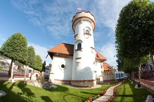 Zamek Pod Brzozami, Wynajem Pokoi