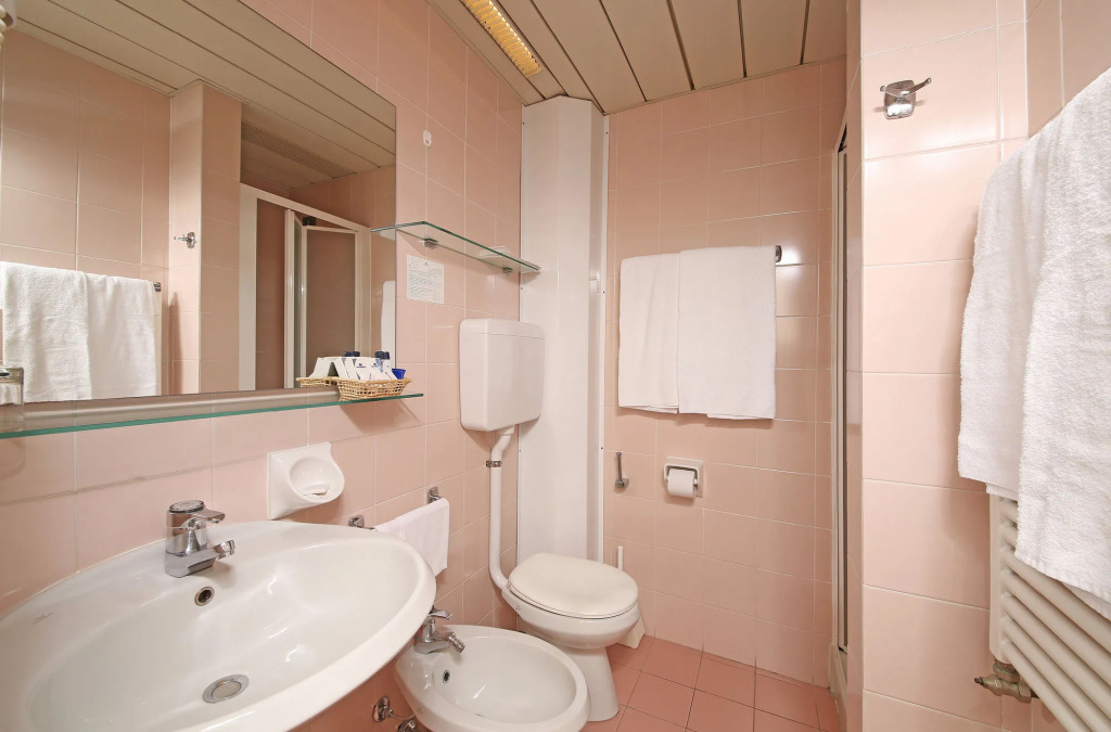 Hotel La Perla - Bike Hotel