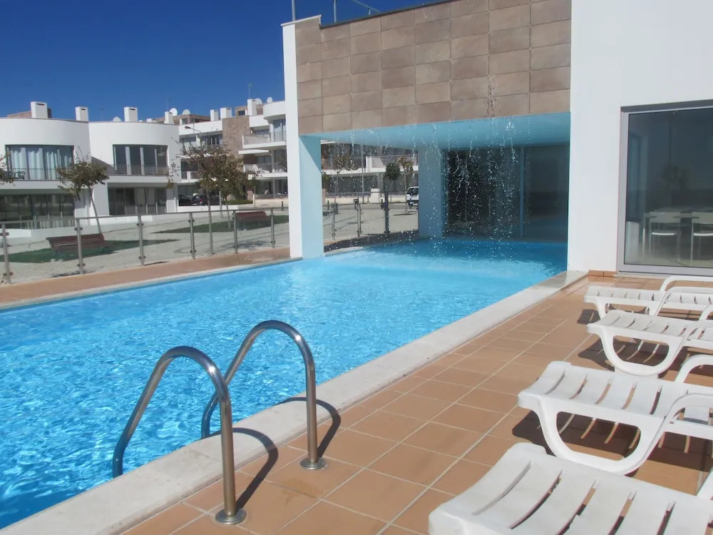 Superb Family Apartment With Sea Views, Swimming Pools In Fuzeta East Algarve