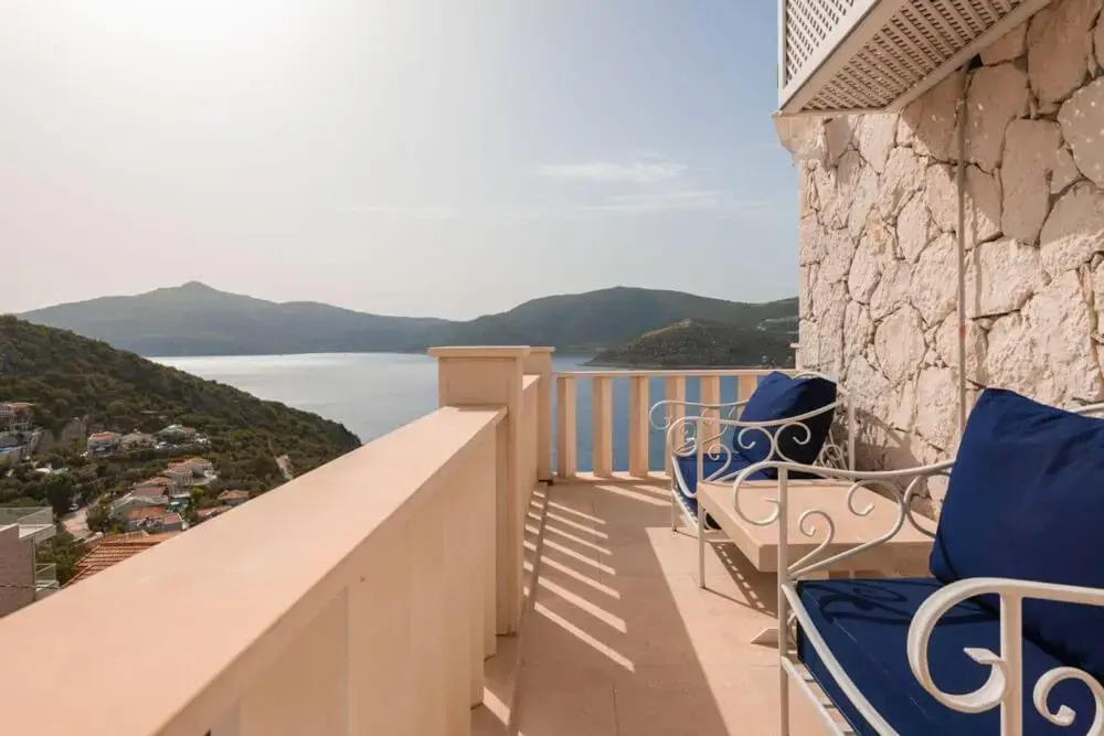 Ketchy Villa , Sleeps 14 , Infinity pool , Wifi , Sunset