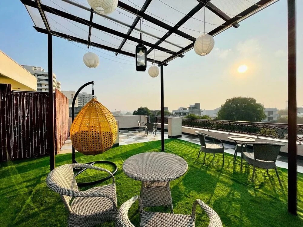Limewood stay Service Apartments Golf Course Road
