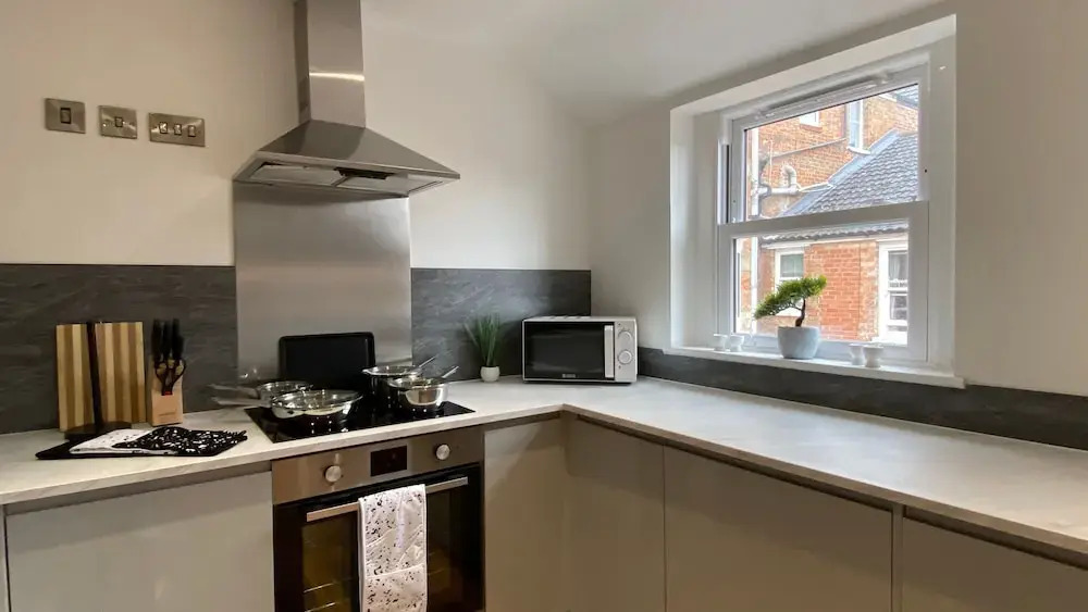 De Parys Serviced Flat in Bedford 4 Live