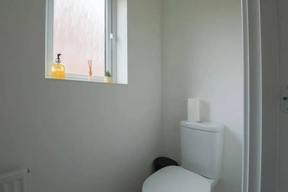 Beautiful 4-bed House 15 Mins to Cardiff & Newport