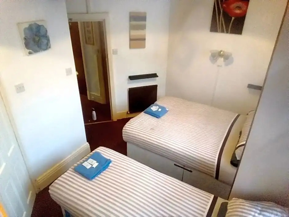 MyRoomz Golden Strand Hotel