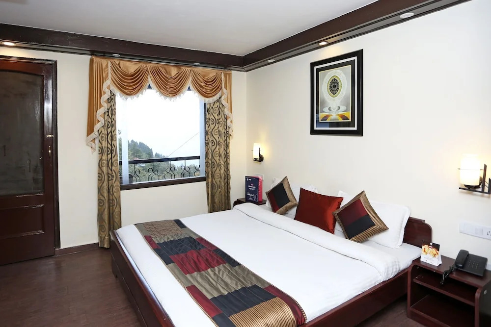 OYO Premium Near Mussoorie Public School
