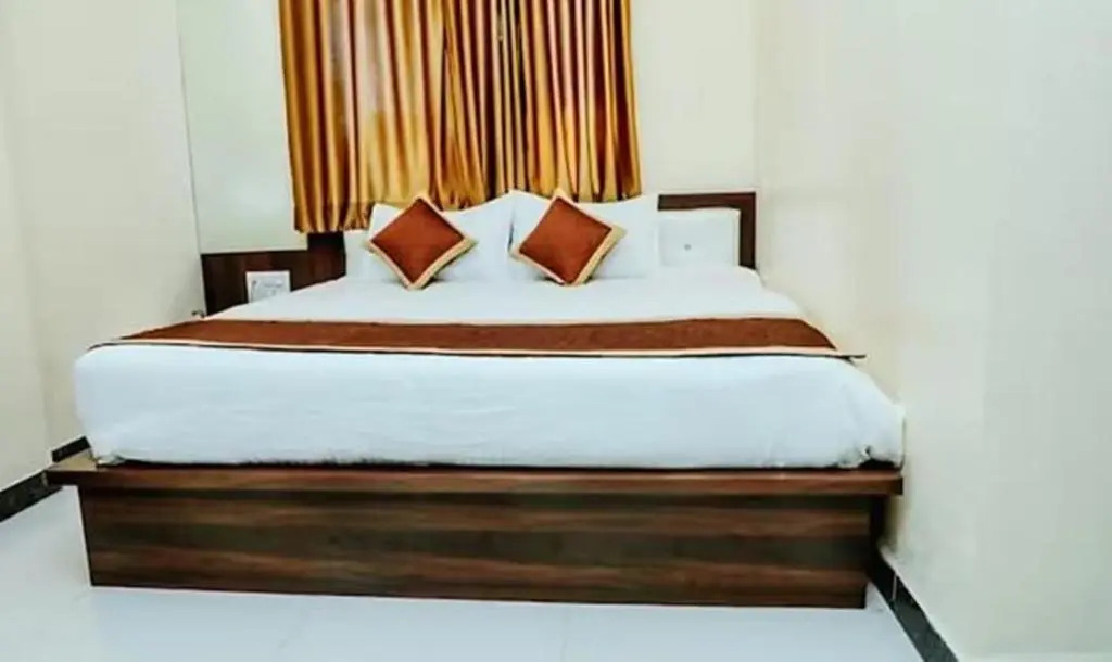 Fabhotel Ambuj