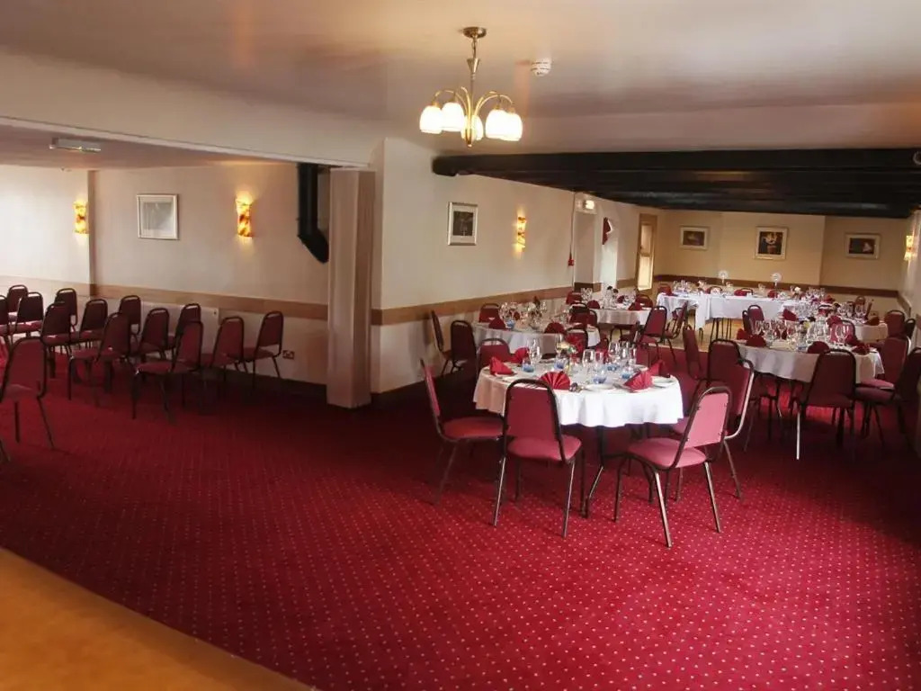 Elphinstone Hotel