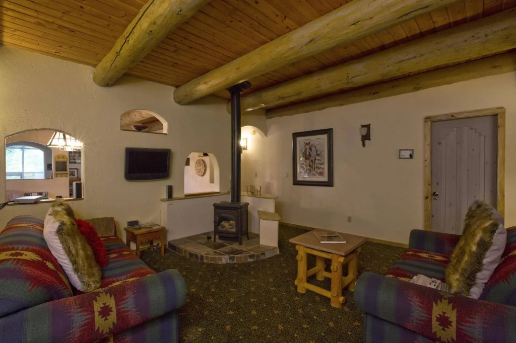 Mariposa Lodge Bed and Breakfast