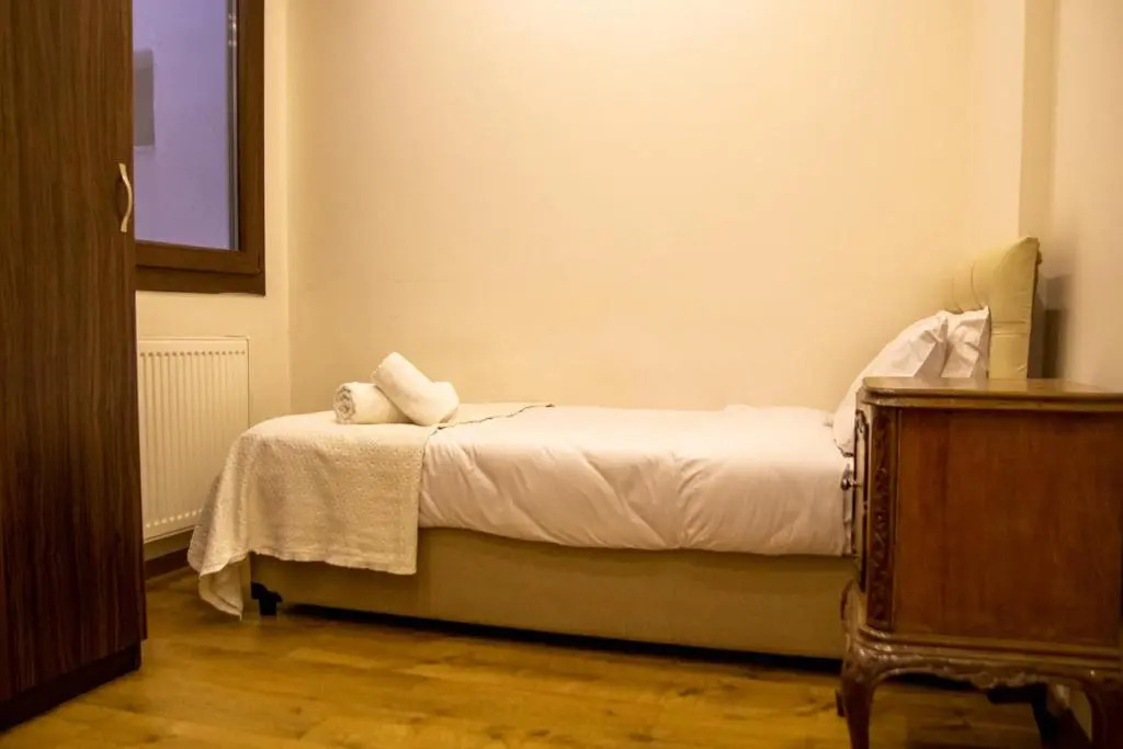 Cozy and Central Apartment near Shore and Trendy Attractions in Karsiyaka, Izmir