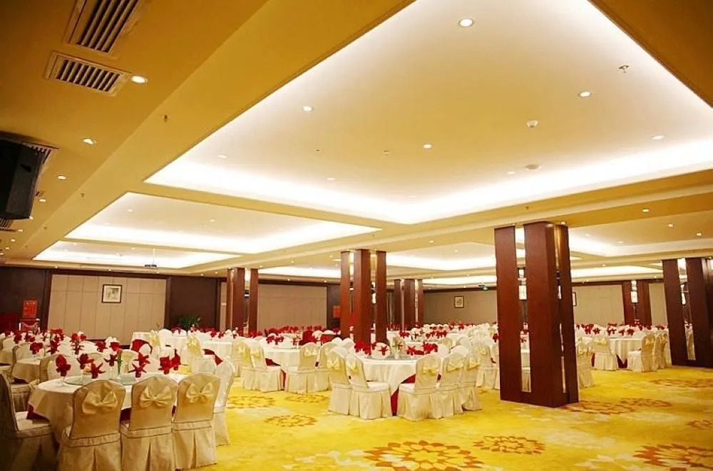 Jinhu Hotel