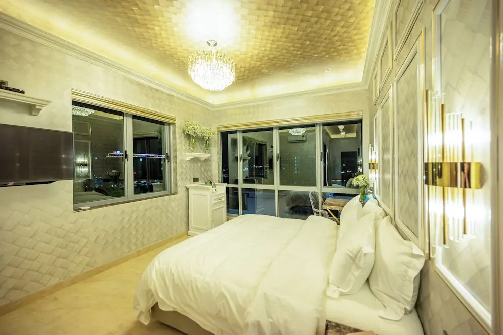 Ritz Residence - A Member of The Luxury Hotel Group