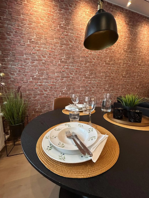 City Home Alvari, free parking