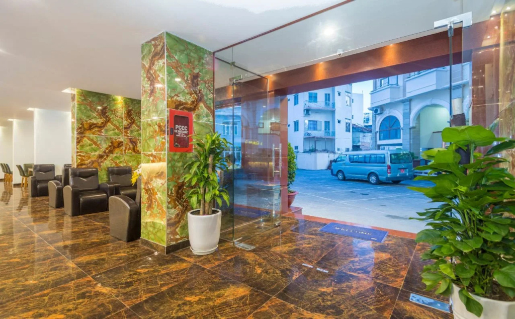 Palm Beach Hotel