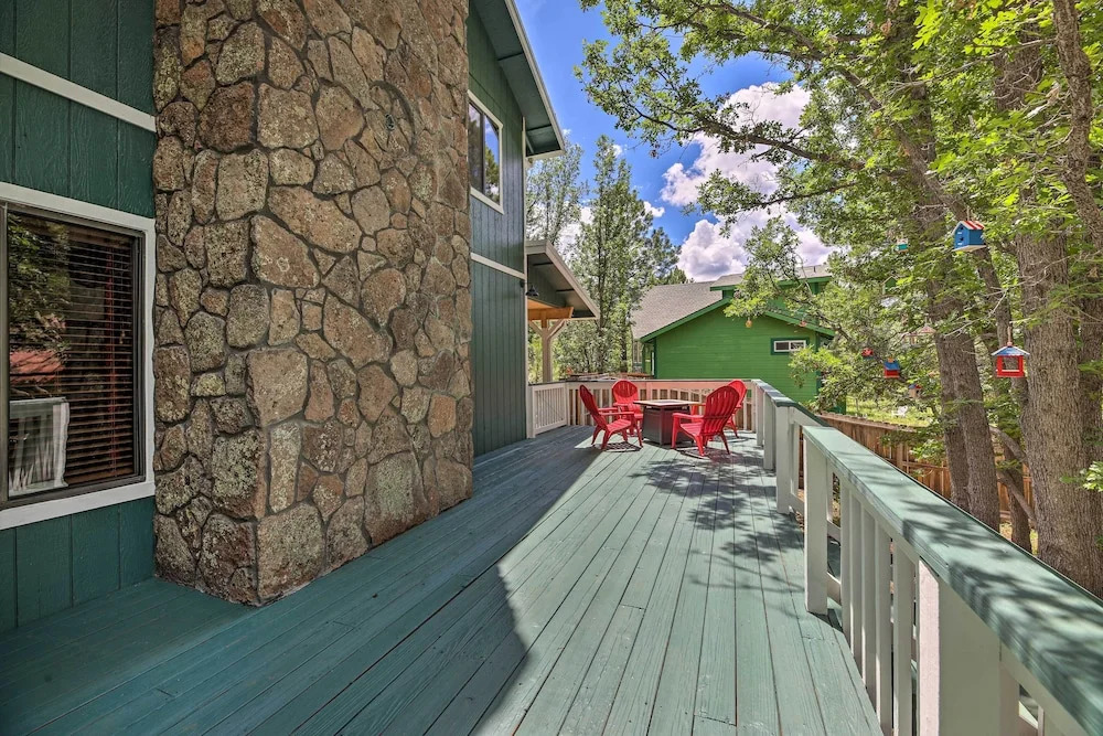 Deck + Yard: Family-friendly Pinetop Retreat