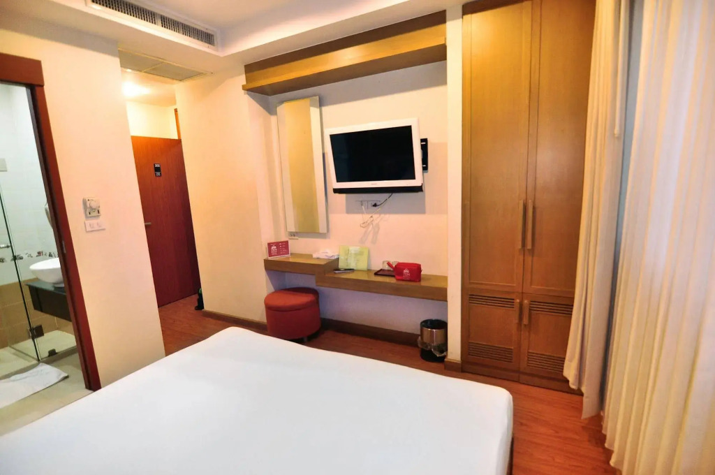 ZEN Rooms Surawong