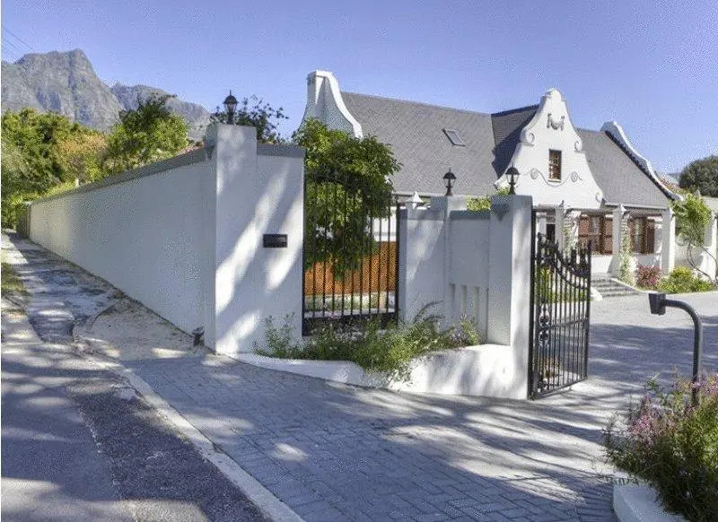 The Oak and Vine Luxury Guest House