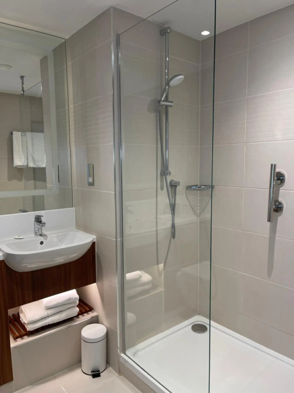 Courtyard by Marriott London Heathrow Airport