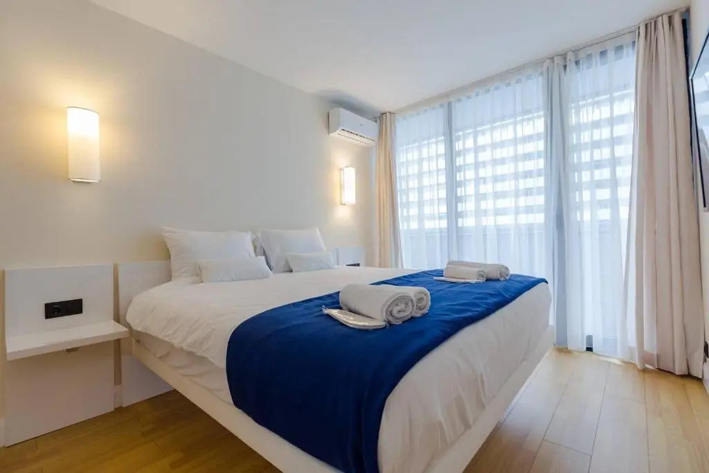 1BR Apt with Sea View and balcony