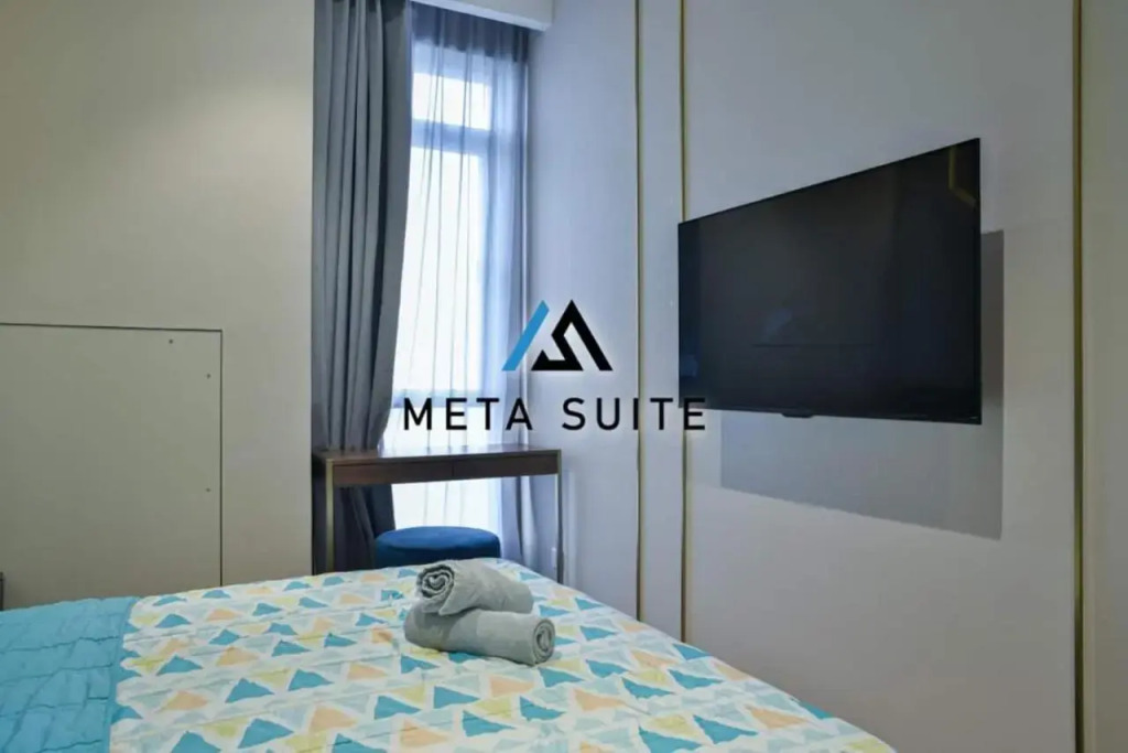 Sky pool 4 star hotel grade stay in i-City