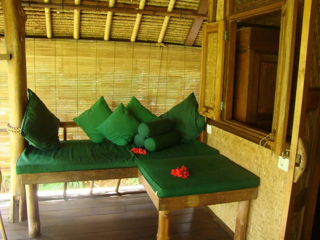Flower Bud Bungalow Balangan