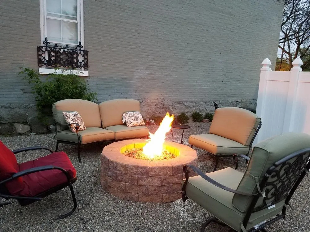 The Carriage House Inn