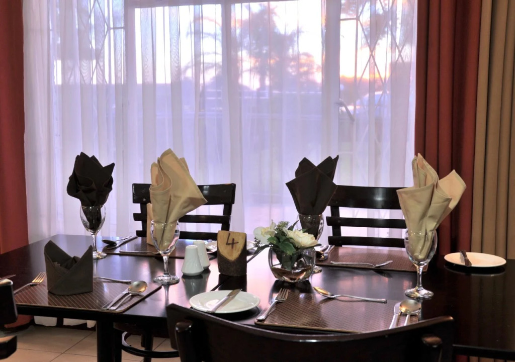 Cresta Botsalo Hotel