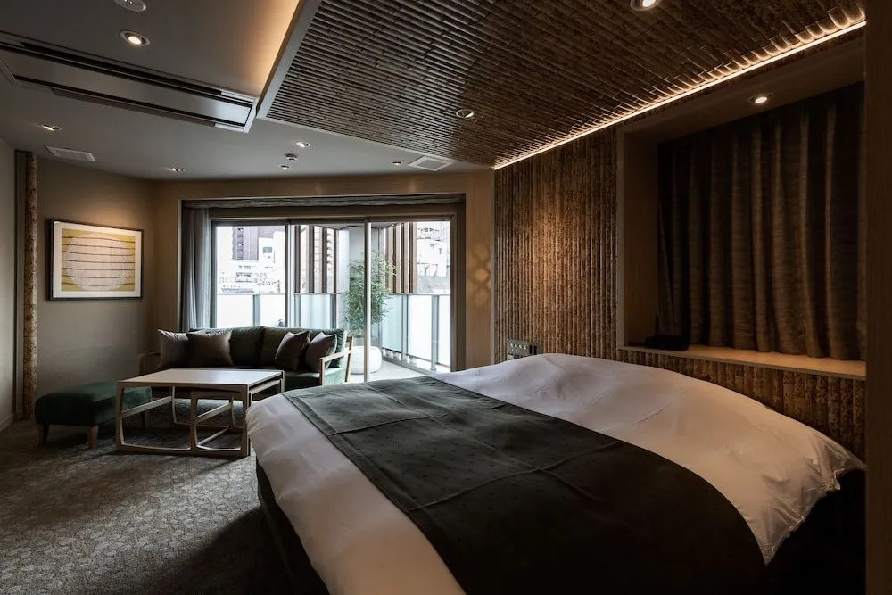 Y-HOTEL
